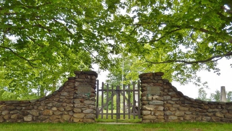 Old Center Cemetery Entrance Gate (<i>Major John Simpson plaque on right post</i>) image. Click for full size.