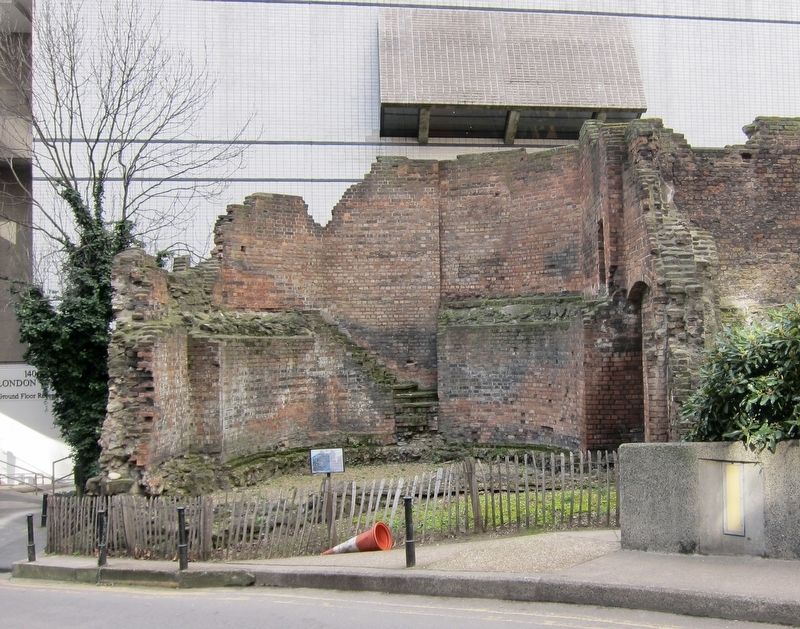 London City Wall - Bastion 14 Marker - Wide View. Click for full size. London City Wall - Bastion 14 Marker - Wide View image. Click for full size.