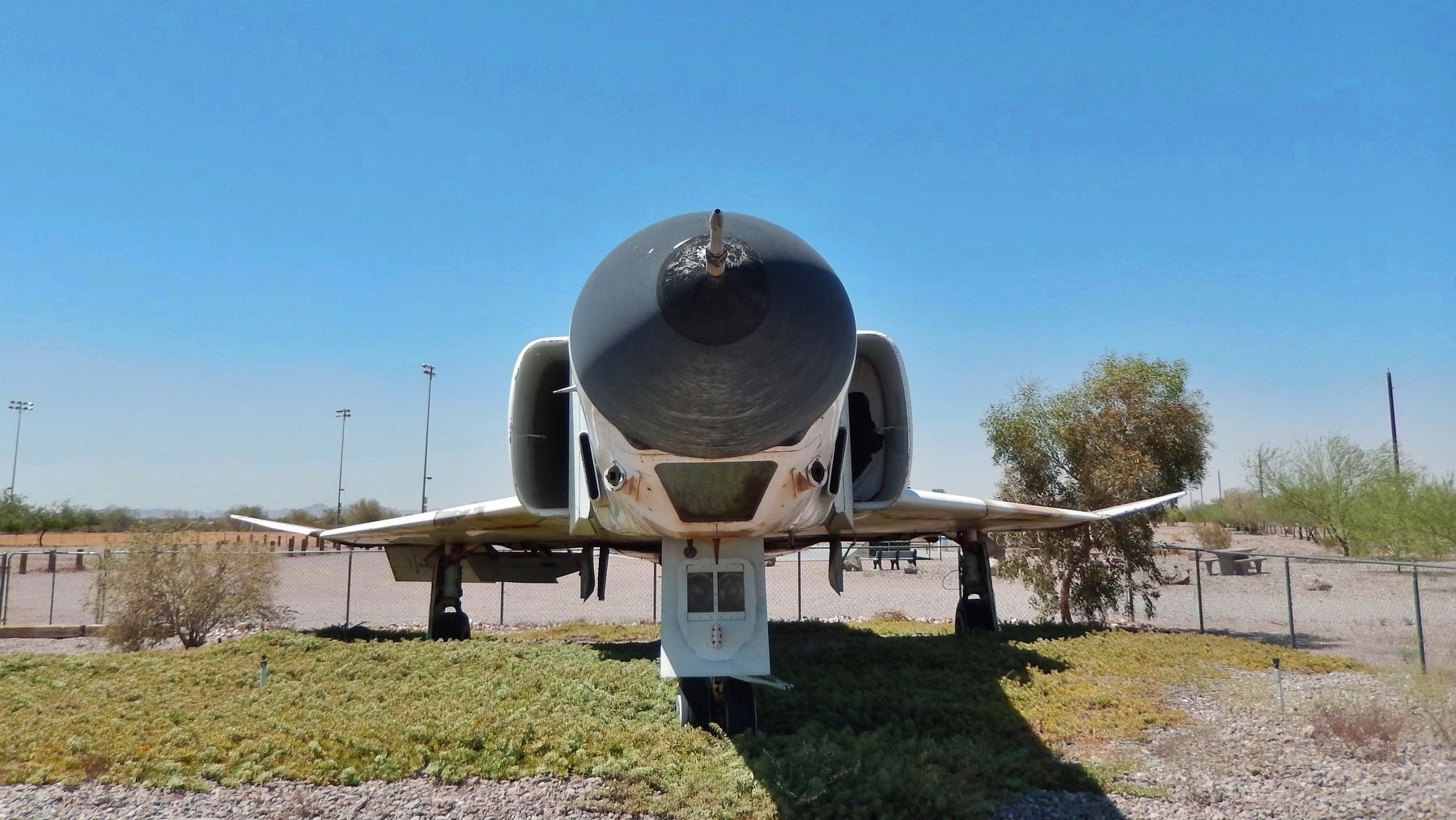 F-4 Phantom II (<i>nose view</i>) image. Click for full size.