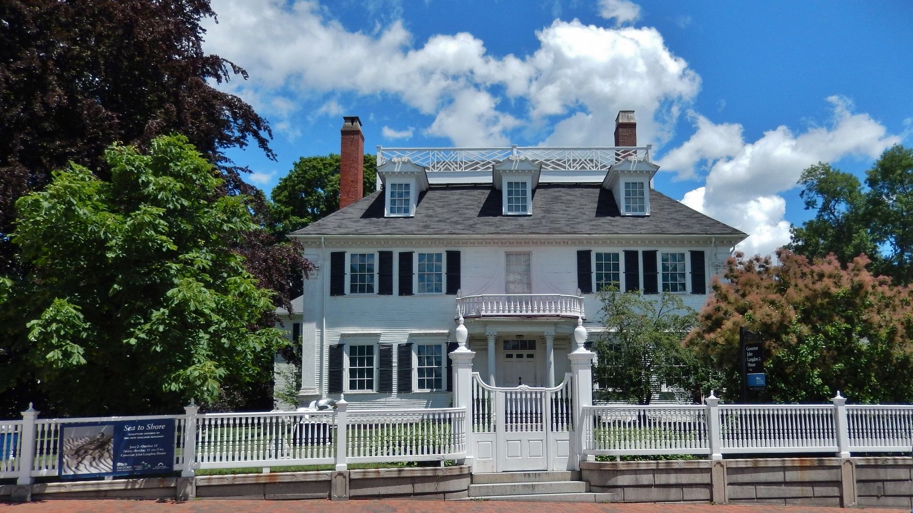 Governor John Landon House (<i>wide view</i>). Click for full size. Governor John Landon House (<i>wide view</i>) image. Click for full size.
