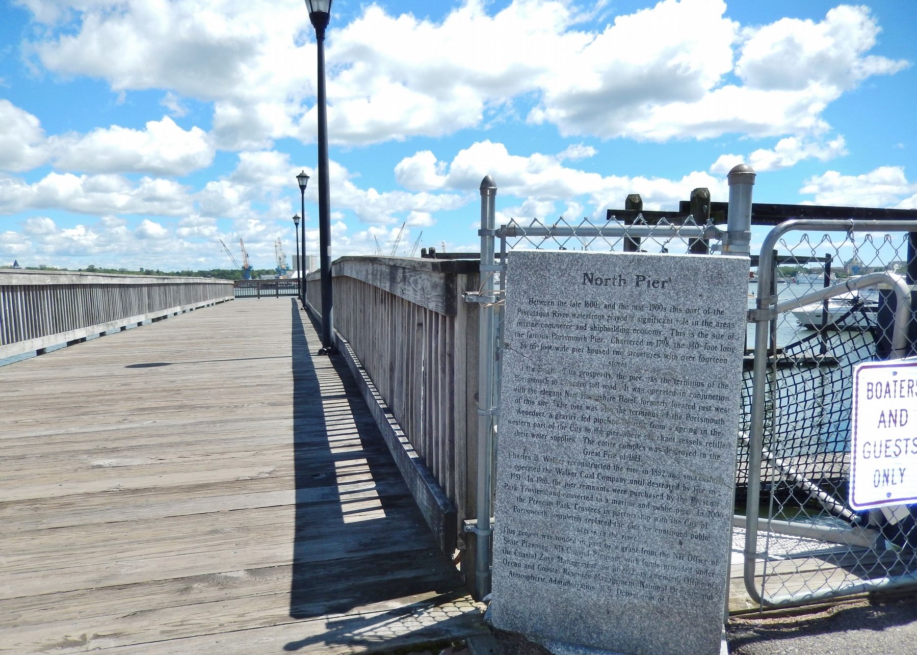 North Pier Marker (<i>wide view</i>) image. Click for full size.