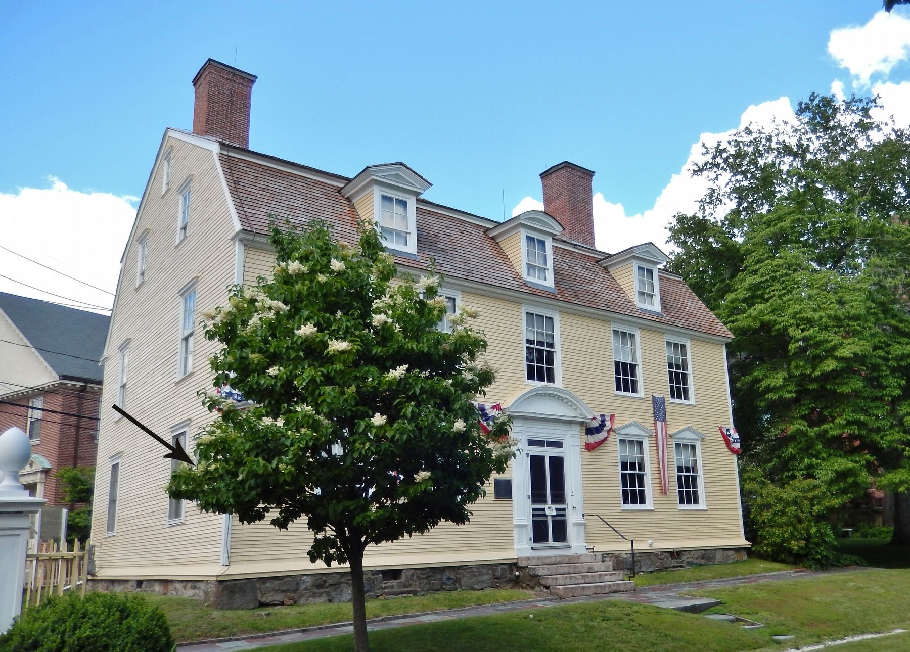 John Paul Jones House (<i>southeast corner view; marker hidden by tree leaves</i>) image. Click for full size.