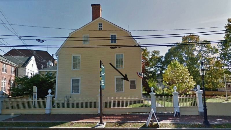 John Paul Jones House (<i>east side; marker visible near corner at right</i>) image. Click for full size.