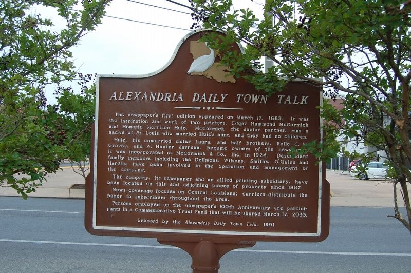 Alexandria Daily Town Talk / Old Courthouse Square Marker image. Click for full size.
