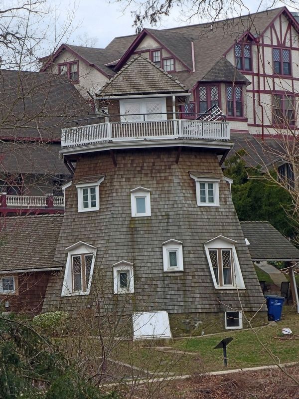 Dutch Windmill House. Click for full size. Dutch Windmill House image. Click for full size.