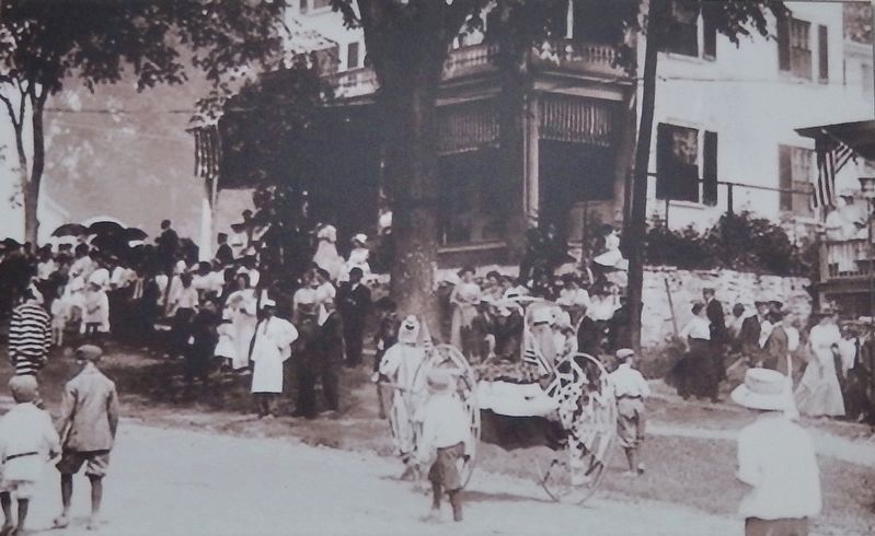 Marker detail: Fourth of July parade at the Sortwell House. image. Click for full size.