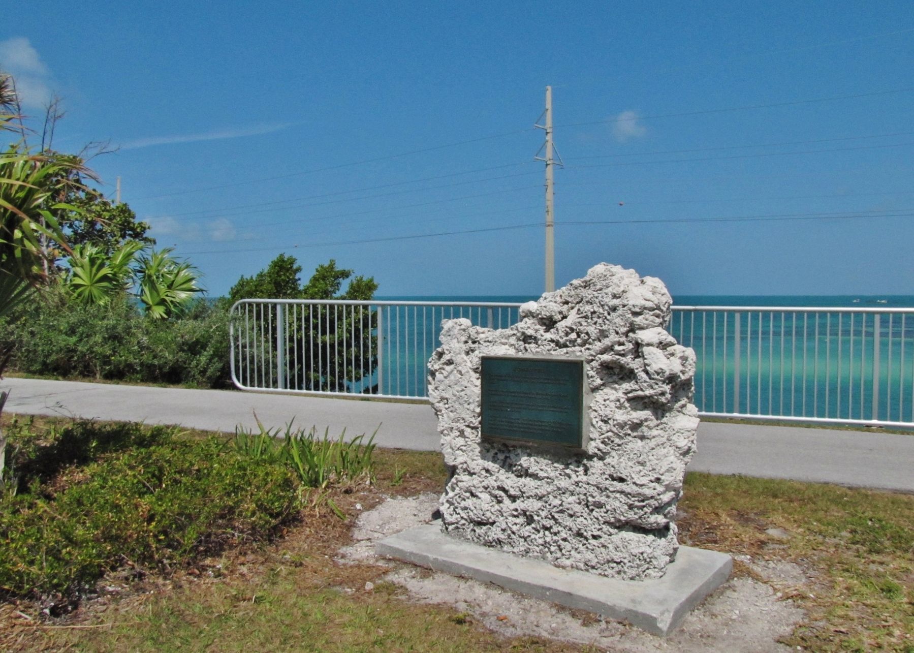 Highway Piers Marker (<i>wide view</i>) image. Click for full size.