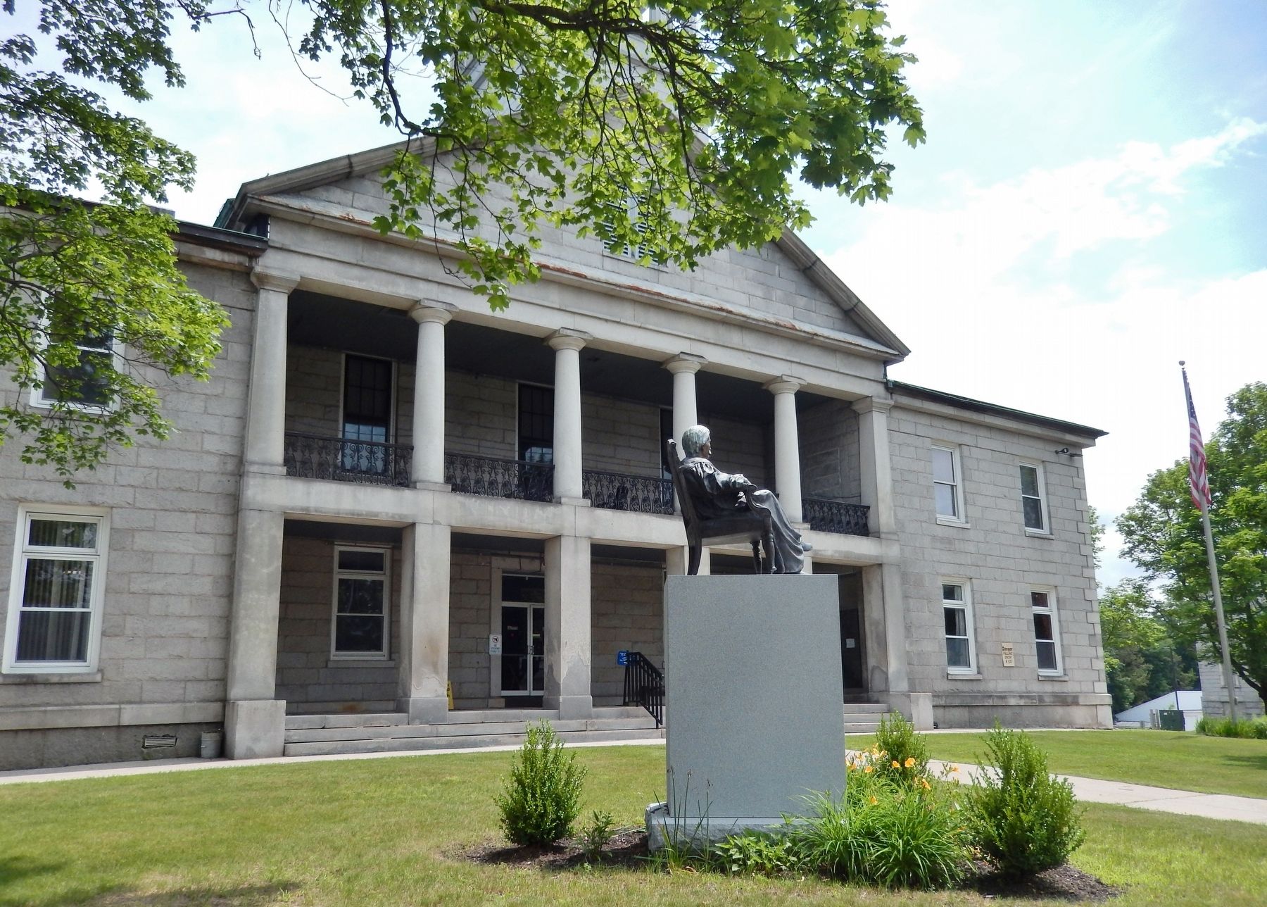 Melville Weston Fuller Memorial (<i>wide view</i>) image. Click for full size.
