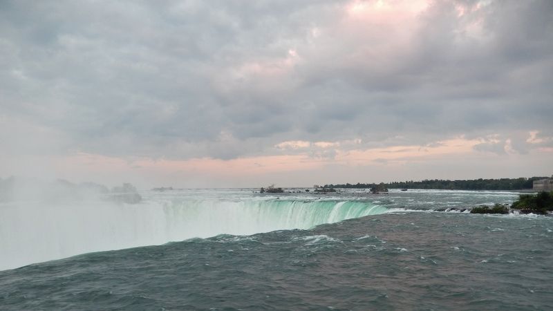 Horseshoe Falls (<i>view from near marker</i>). Click for full size. Horseshoe Falls (<i>view from near marker</i>) image. Click for full size.