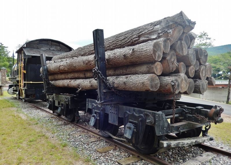 Engine and Log Car image. Click for full size.