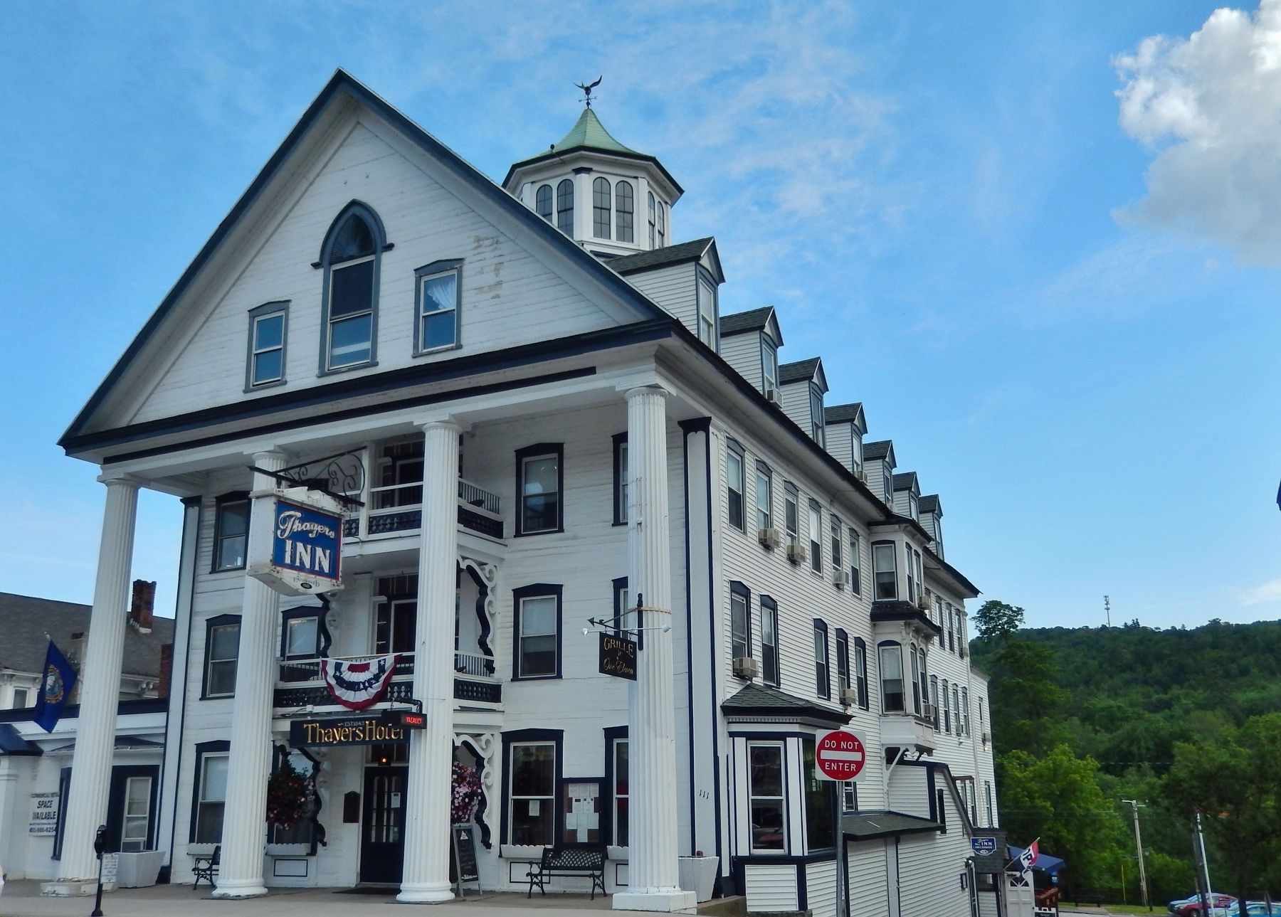Thayer's Inn Hotel. Click for full size. Thayer's Inn Hotel image. Click for full size.