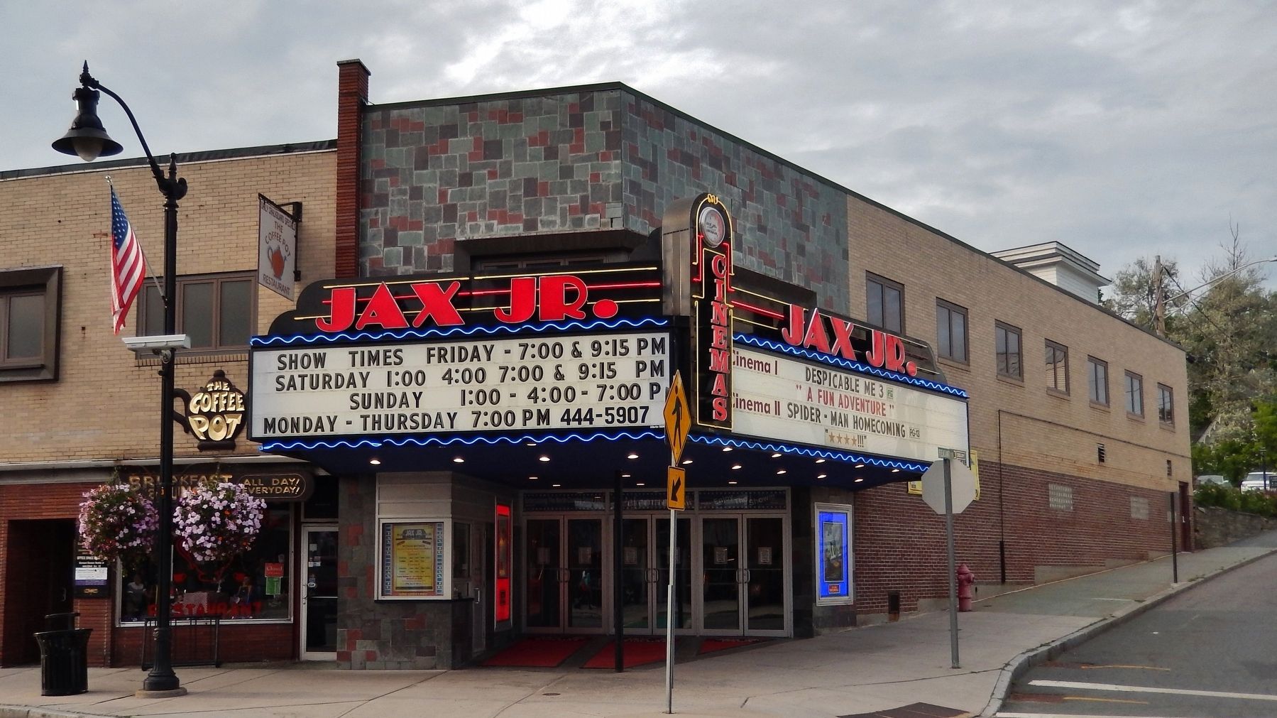 Jax Jr. Cinemas (<i>Main Street view</i>) image. Click for full size.