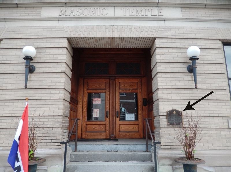 Masonic Temple Marker (<i>wide view; marker visible just right of entrance</i>) image. Click for full size.