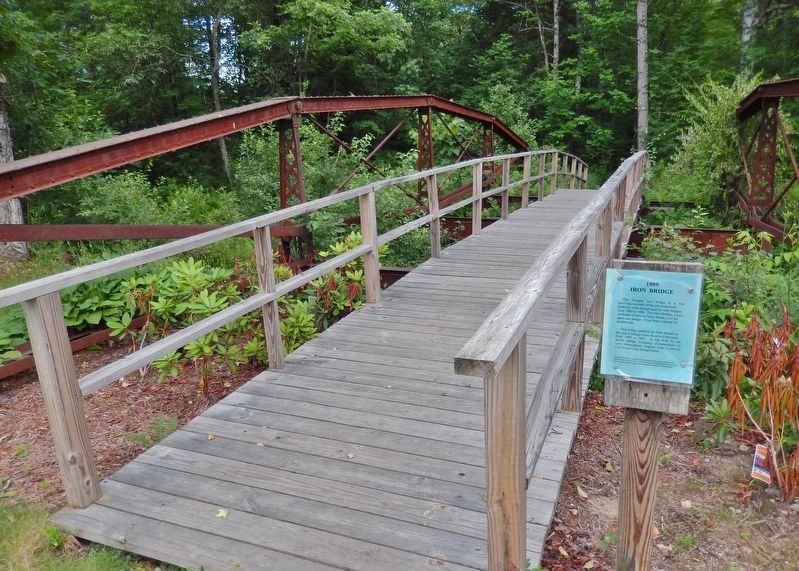 1889 Iron Bridge Marker (<i>wide view</i>). Click for full size. 1889 Iron Bridge Marker (<i>wide view</i>) image. Click for full size.