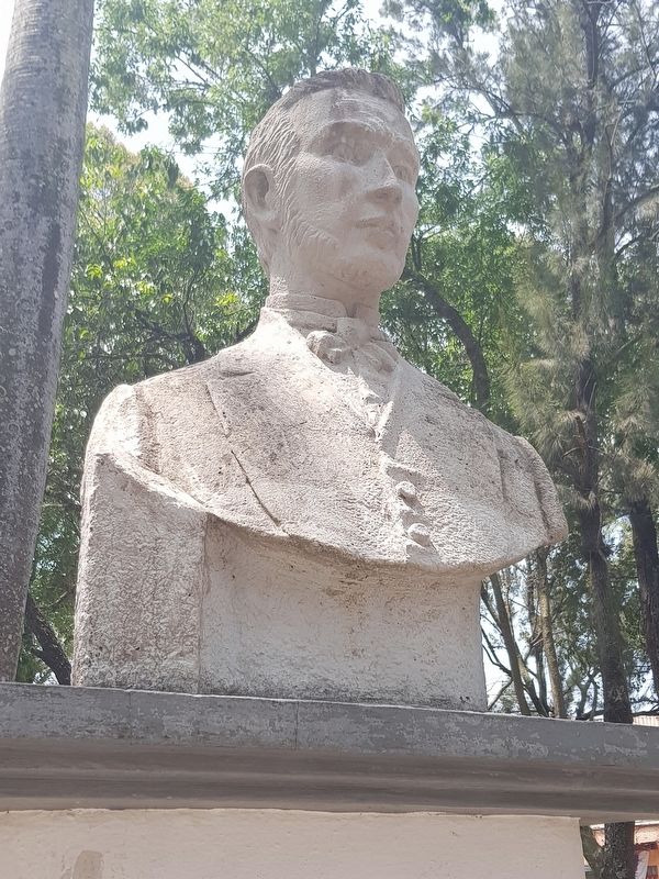 General Francisco Morazn bust by Obed Valladares image. Click for full size.