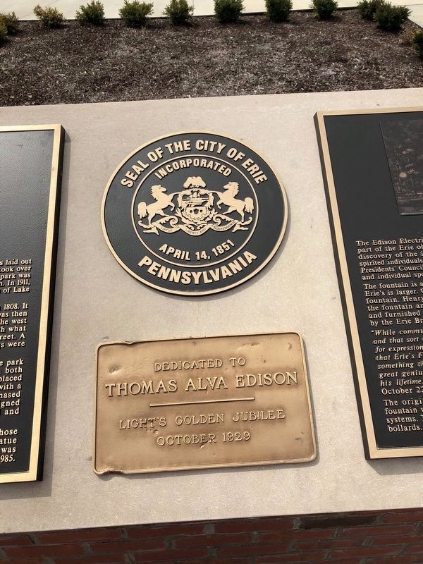 Dedication plaque and city seal to the left of the marker image. Click for full size.