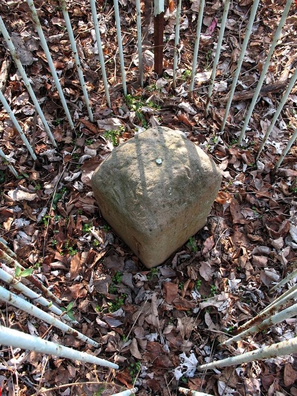 Original Federal Boundary Stone SE 9 image. Click for full size.