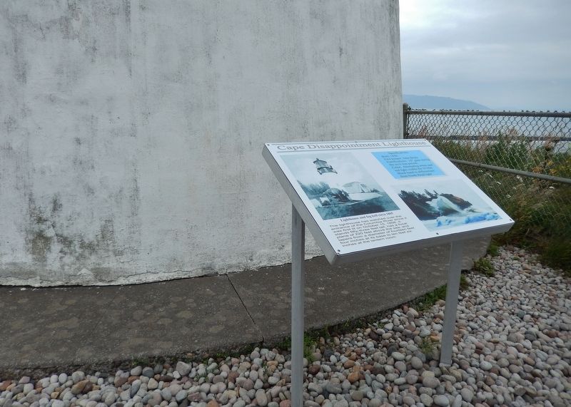 Cape Disappointment Lighthouse Marker (<i>wide view; marker located at base of lighthouse</i>) image. Click for full size.