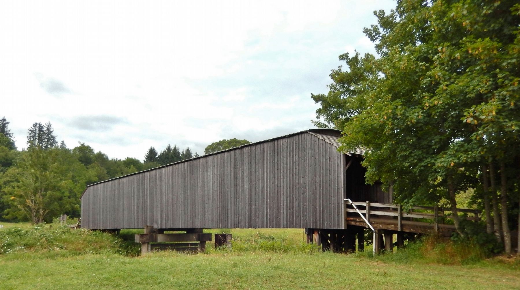 Grays River Covered Bridge (<i>view from Ahlberg Park marker</i>) image. Click for full size.
