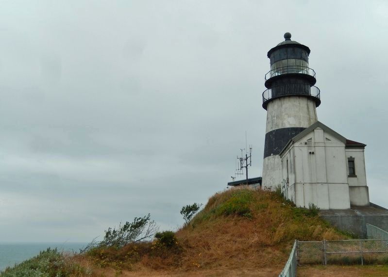 Cape Disappointment Lighthouse (<i>back side view</i>) image. Click for full size.