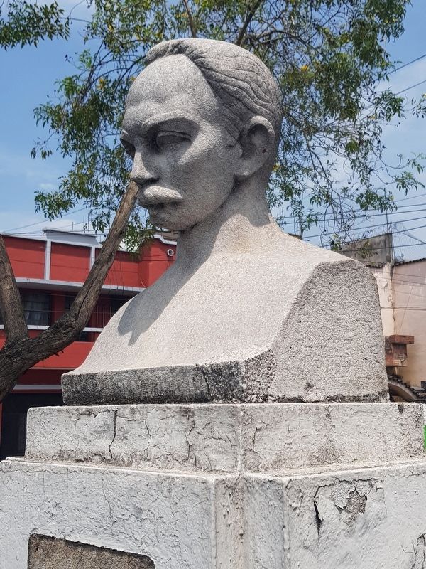 The bust of José Martí image. Click for full size.