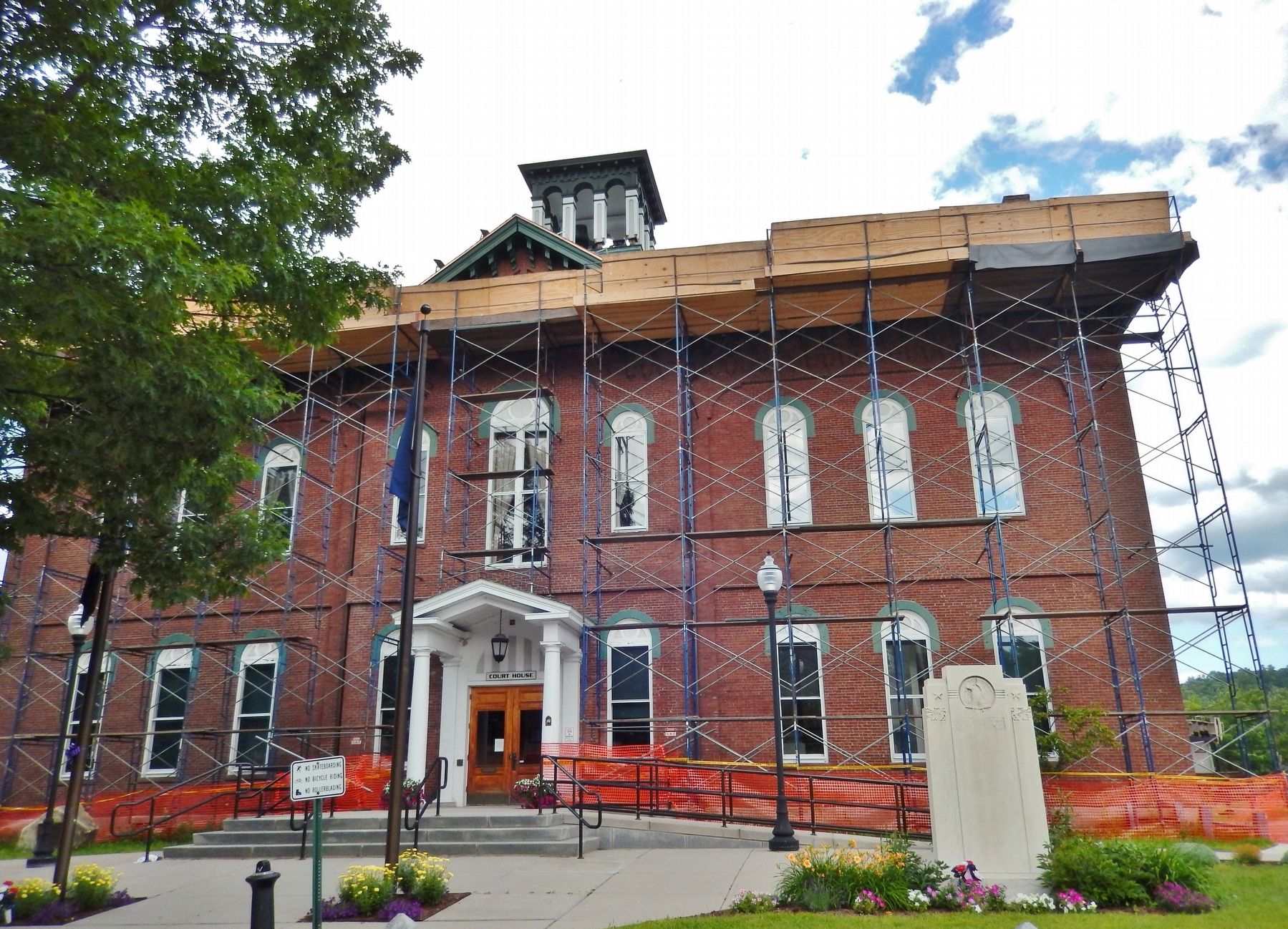 Caledonia County Courthouse (<i>2017 construction in progress</i>) image. Click for full size.