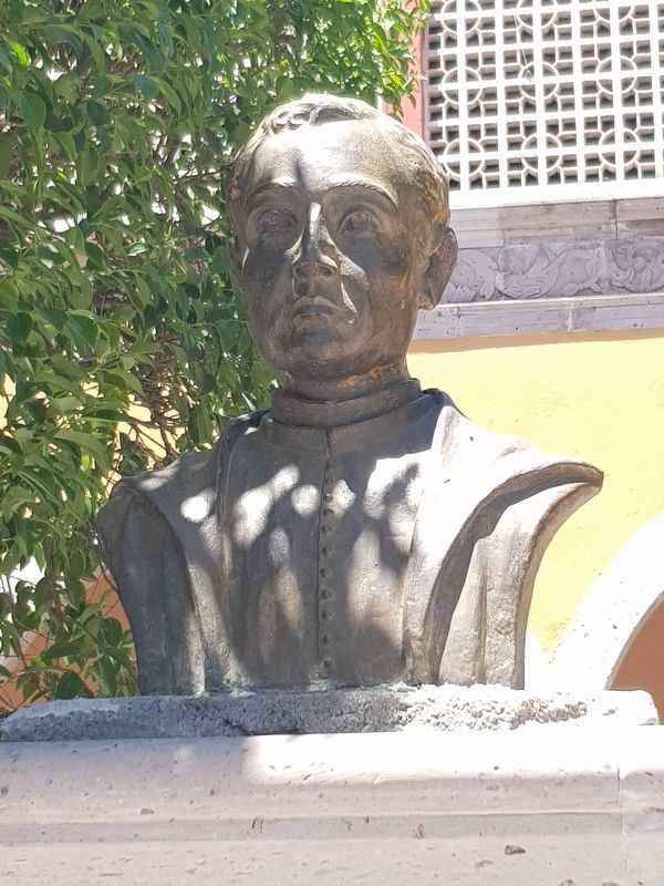 Alfredo R. Placencia bust. Click for full size. Alfredo R. Placencia bust image. Click for full size.