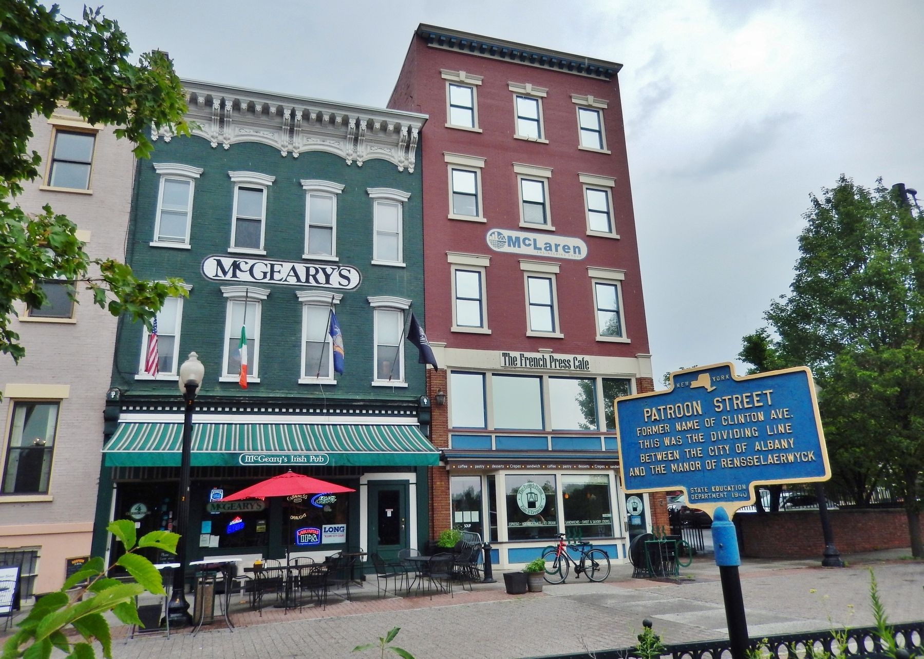 Patroon Street Marker (<i>wide view; looking west across Clinton Square</i>). Click for full size. Patroon Street Marker (<i>wide view; looking west across Clinton Square</i>) image. Click for full size.