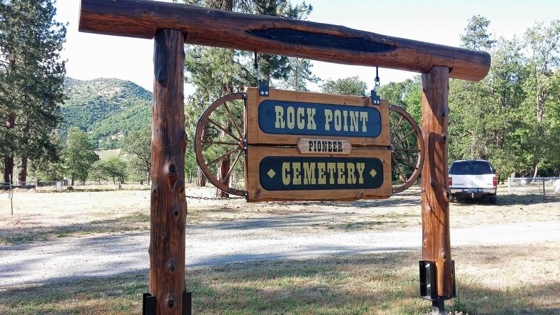 Rock Point Cemetery. Click for full size. Rock Point Cemetery image. Click for full size.