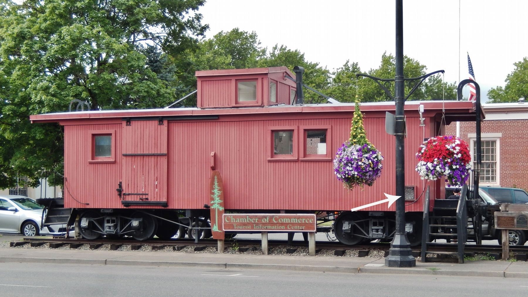 Simpson Logging Company Marker (<i>wide view; marker visible on caboose, near stairs</i>) image. Click for full size.