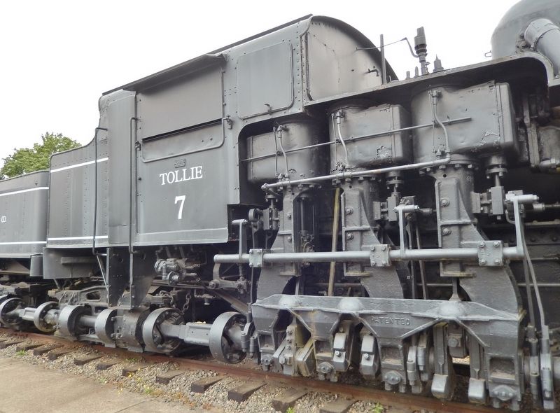 Simpson Logging Company Shay Locomotive #7 (<i>gear detail</i>) image. Click for full size.