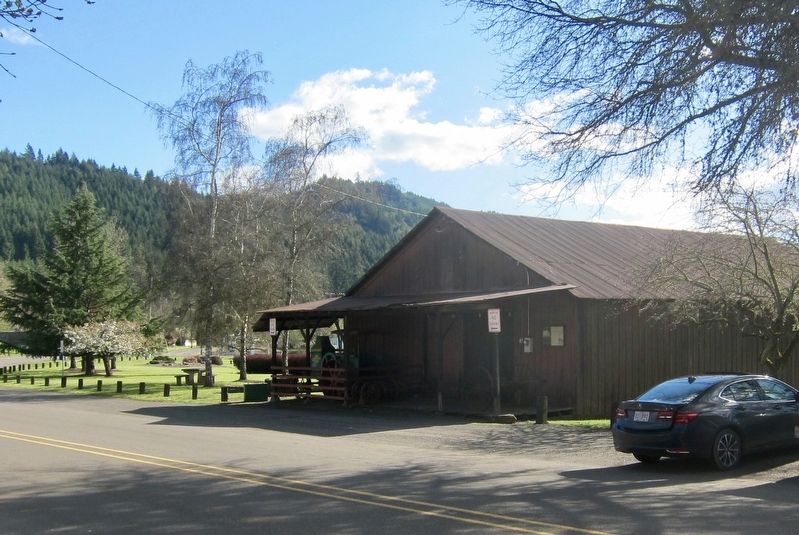 Applegate Trail - Oakland Marker - Wide View. Click for full size. Applegate Trail - Oakland Marker - Wide View image. Click for full size.