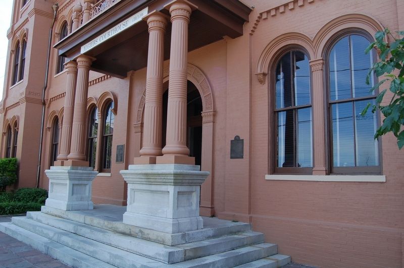 Algiers Courthouse Marker image. Click for full size.