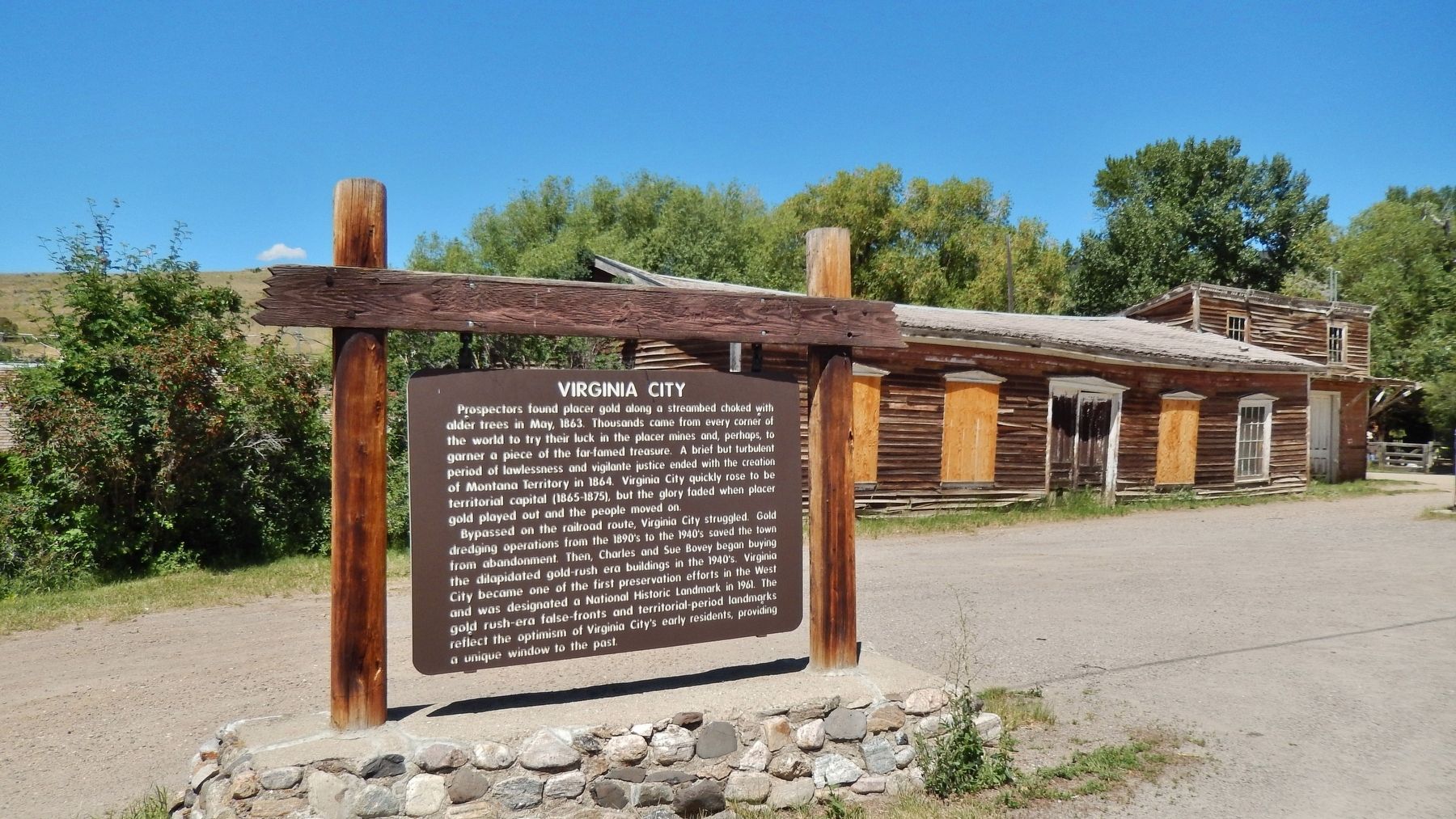Virginia City Marker (<i>wide view</i>) image. Click for full size.
