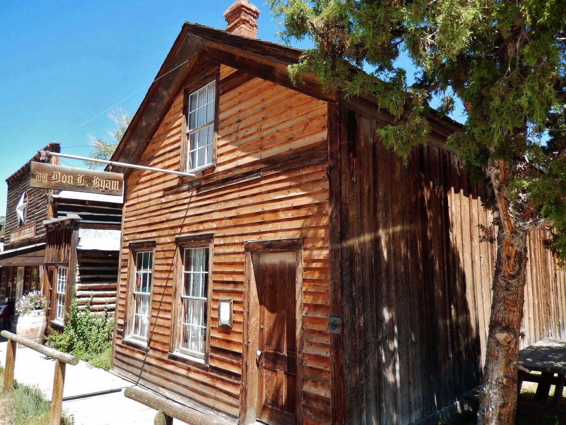 Dr. Don L. Byam House (<i>view from near marker</i>) image. Click for full size.