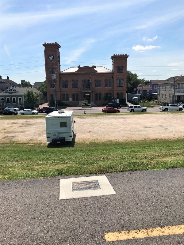 Duverjé Plantation Marker and Courthouse. Click for full size. Duverjé Plantation Marker and Courthouse image. Click for full size.