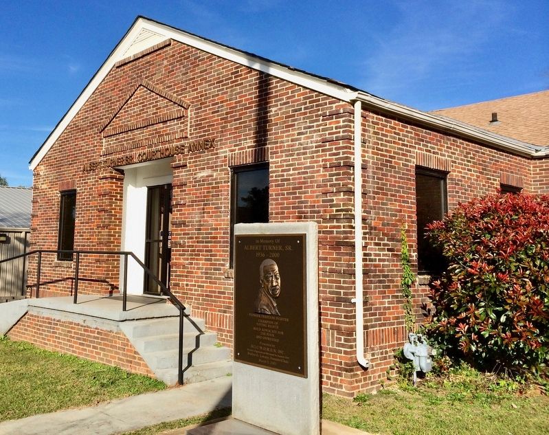 Marker located in front of the Albert Turner Courthouse Annex.. Click for full size. Marker located in front of the Albert Turner Courthouse Annex. image. Click for full size.