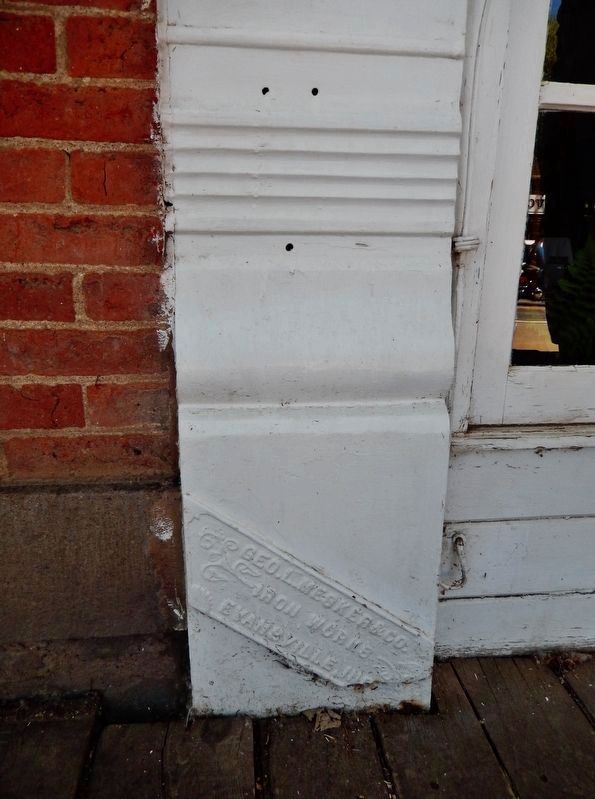 The Buford Block (<i>iron pillar detail - next to marker</i>) image. Click for full size.