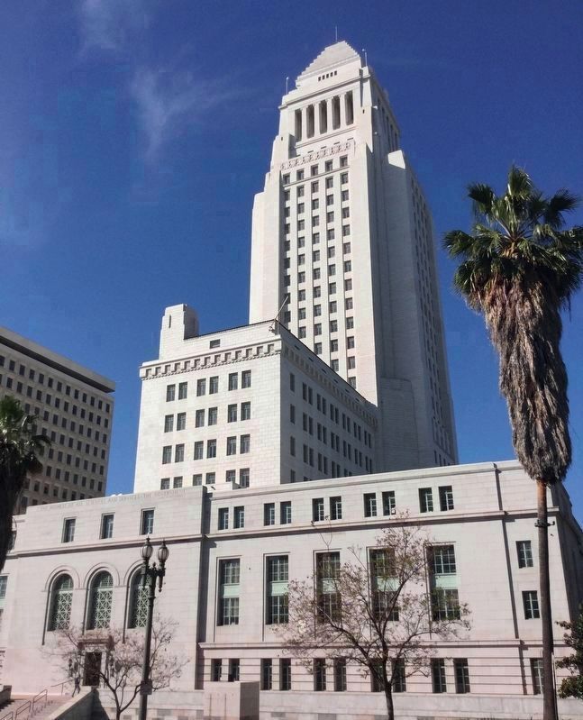Los Angeles City Hall image. Click for full size.