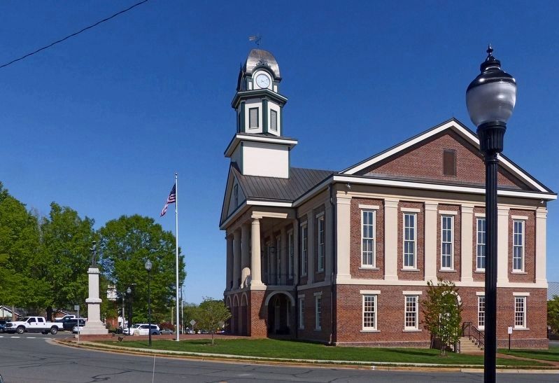 Chatham County Courthouse image. Click for full size.