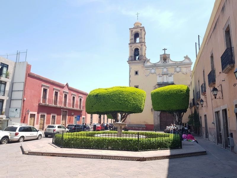 Temple and former Convent of San Antonio and Marker image. Click for full size.