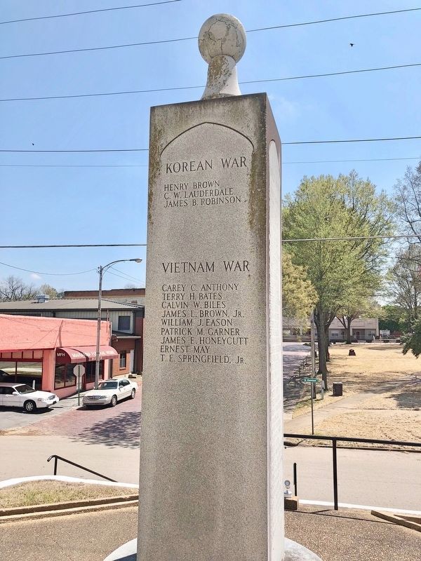 Lee County War Memorial (North) image. Click for full size.