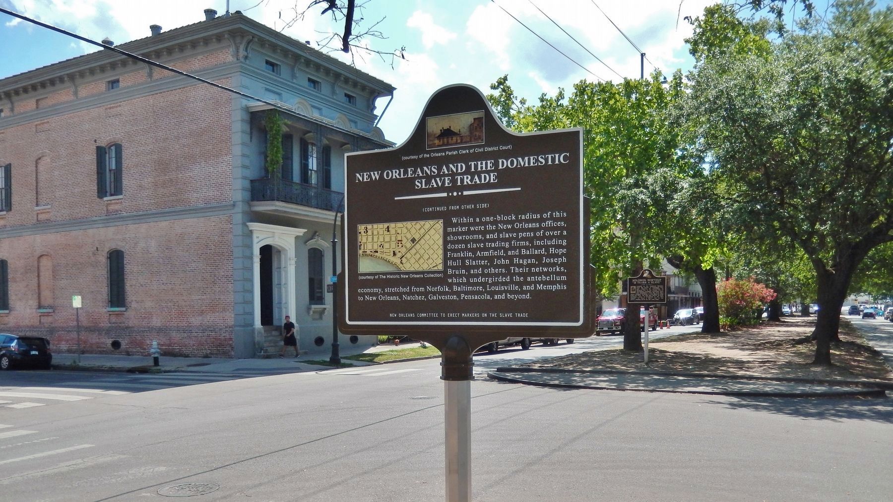 Domestic Slave Trade Marker (<i>back side; wide view; Esplanade Ave northbound in background</i>) image. Click for full size.
