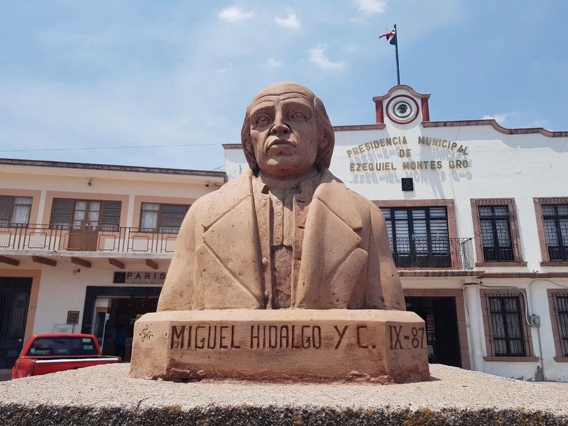 Bust of Miguel Hidalgo y Costilla image. Click for full size.
