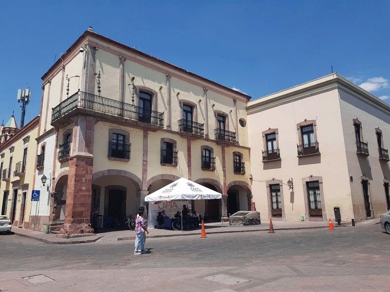 Portal of Samaniego and Marker image. Click for full size.