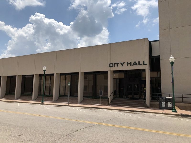 Conroe City Hall image. Click for full size.