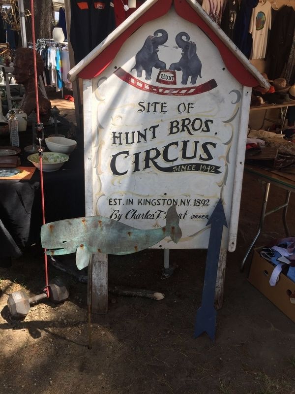 Hunt Brothers Circus Marker image. Click for full size.