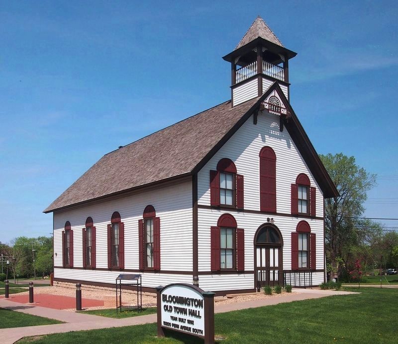 Bloomington Town Hall and marker image. Click for full size.