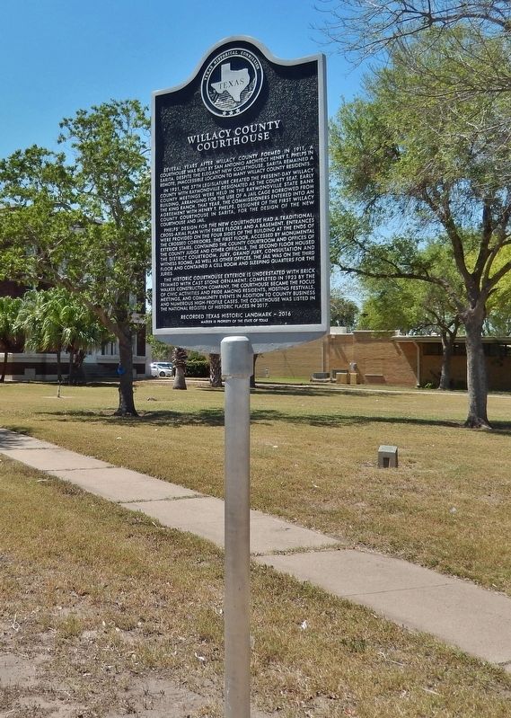 Willacy County Courthouse Marker (<i>tall view</i>) image. Click for full size.