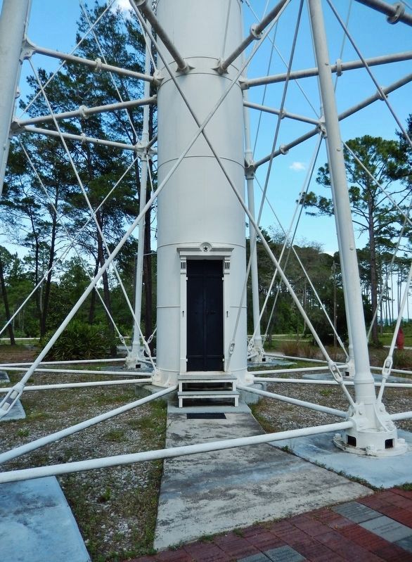 Crooked River Lighthouse (<i>entrance</i>) image. Click for full size.